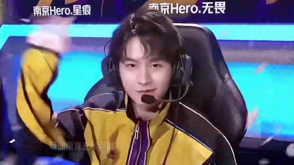 件出色的字 件出色的字