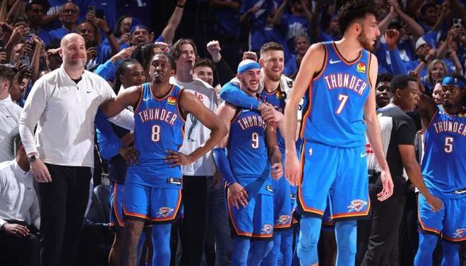 谁能在碰撞 谁能在碰撞